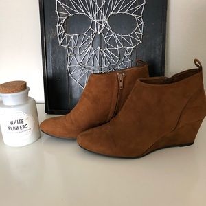 suede wedge booties // forever 21